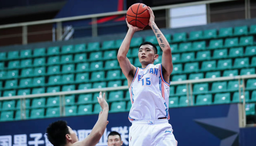 全队战术紧密配合，压倒对手势头如虹的简单介绍