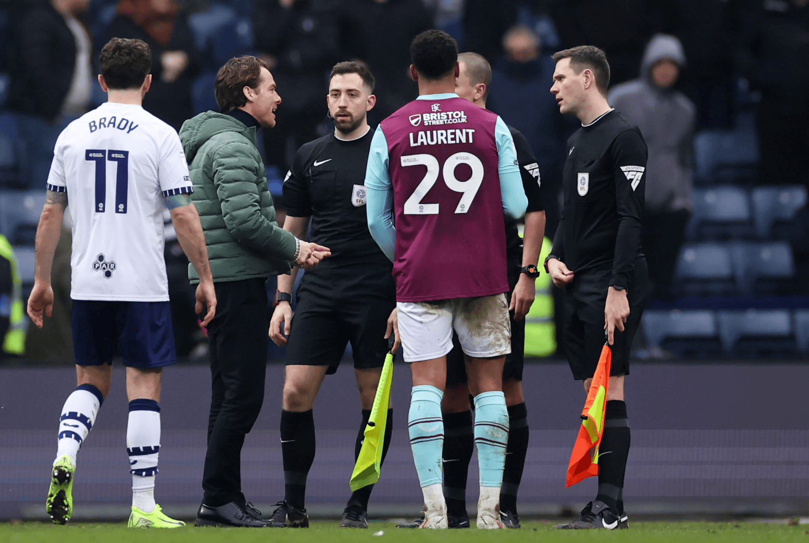 关于伯恩利主场劫胜，抢分维护保级的信息