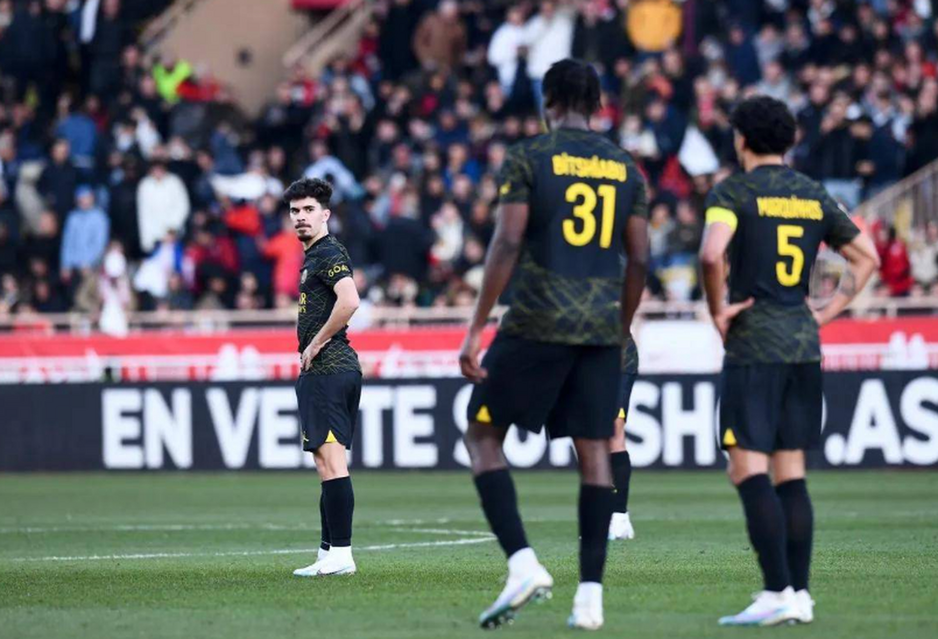 摩纳哥客场大胜，稳固前三位置的简单介绍