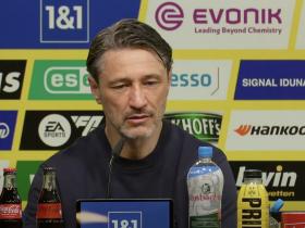 关于门兴格拉德巴赫艰难取胜，保持不败的信息