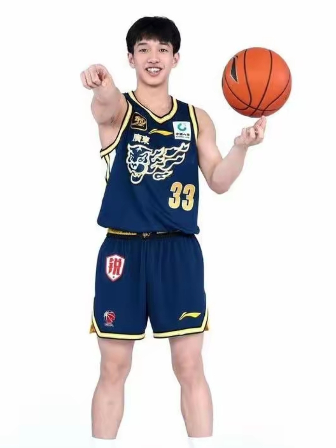 广东男篮大胜新疆队，成功晋级半决赛