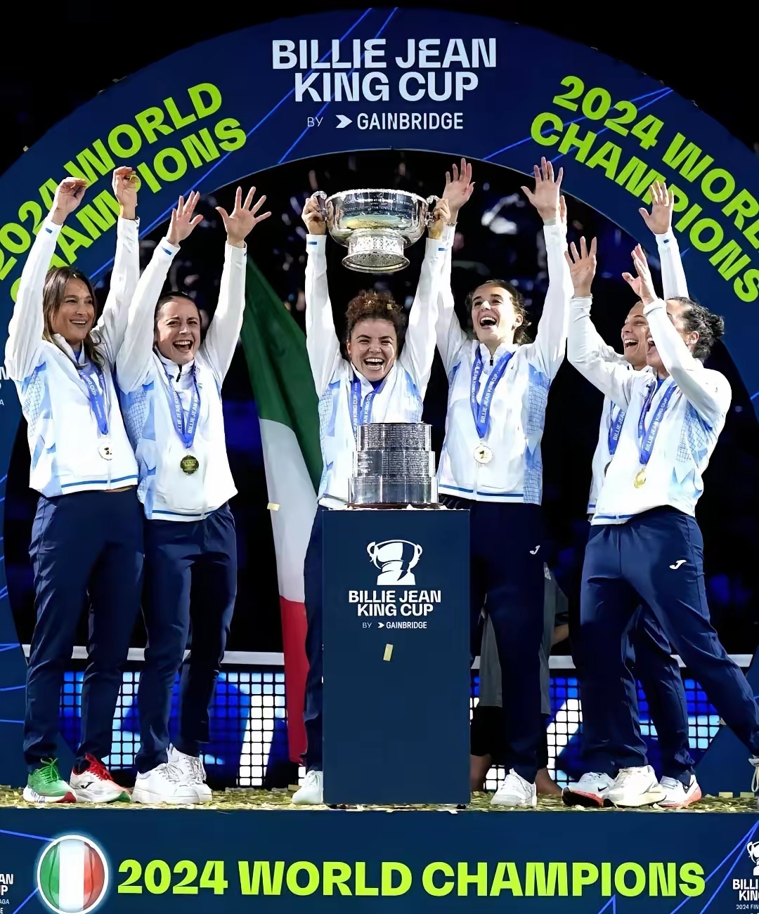 比利时国家队大获全胜，晋级赛事漂亮收官