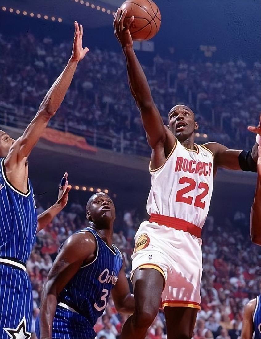 哥伦比亚中锋在欧洲联赛中彰显实力 哥伦比亚中锋在欧洲联赛中彰显实力