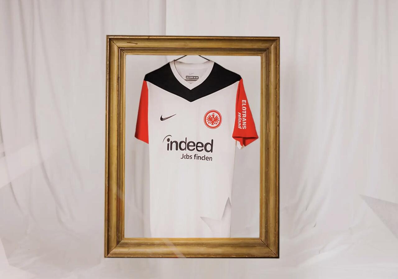 法兰克福球队展示新款球衣设计 法兰克福球队展示新款球衣设计