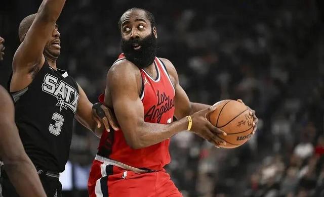 关于快船胜利后跻身西部前三,队员士气高涨的信息 关于快船胜利后跻身西部前三,队员士气高涨的信息