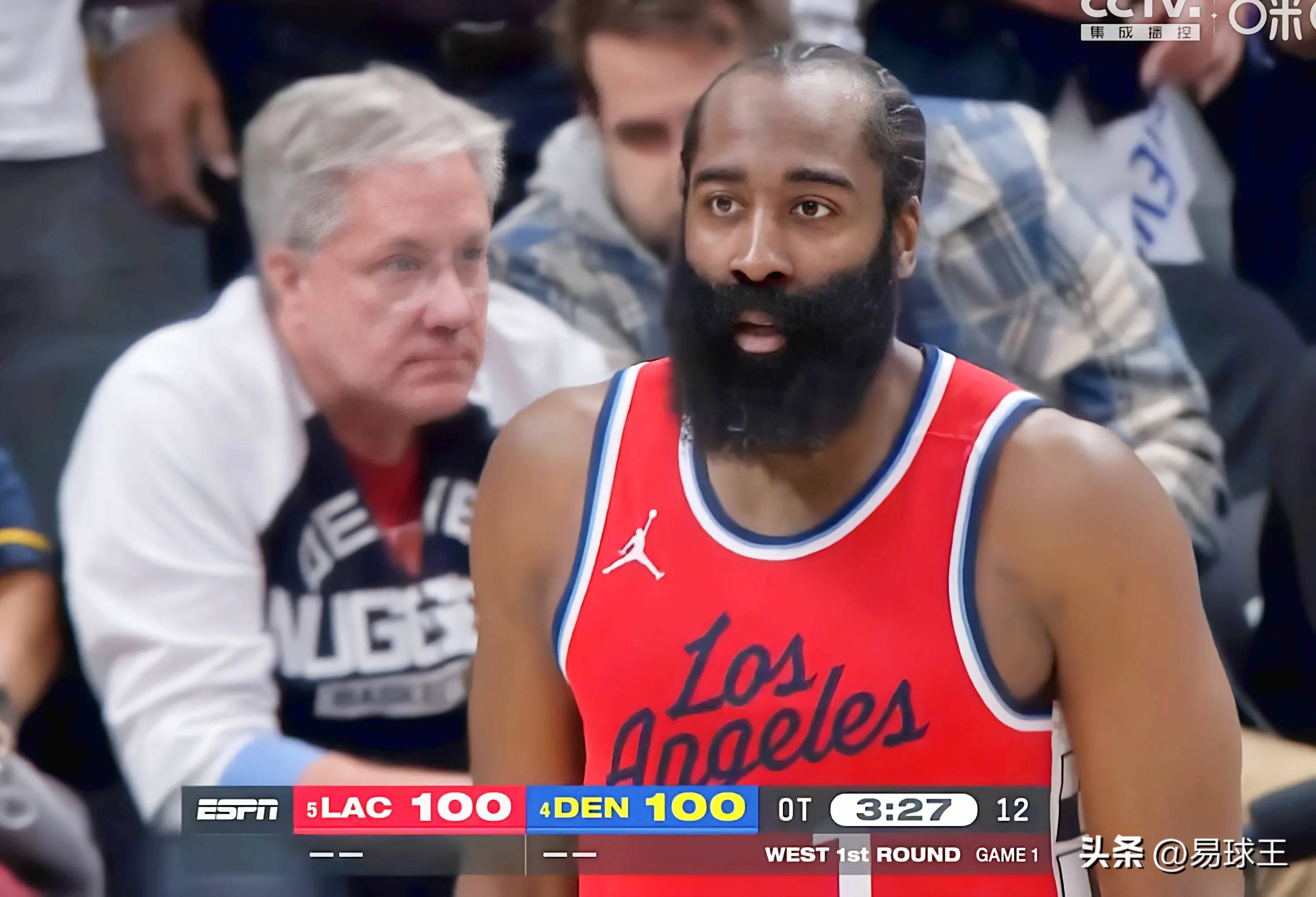 关于快船胜利后跻身西部前三,队员士气高涨的信息 关于快船胜利后跻身西部前三,队员士气高涨的信息