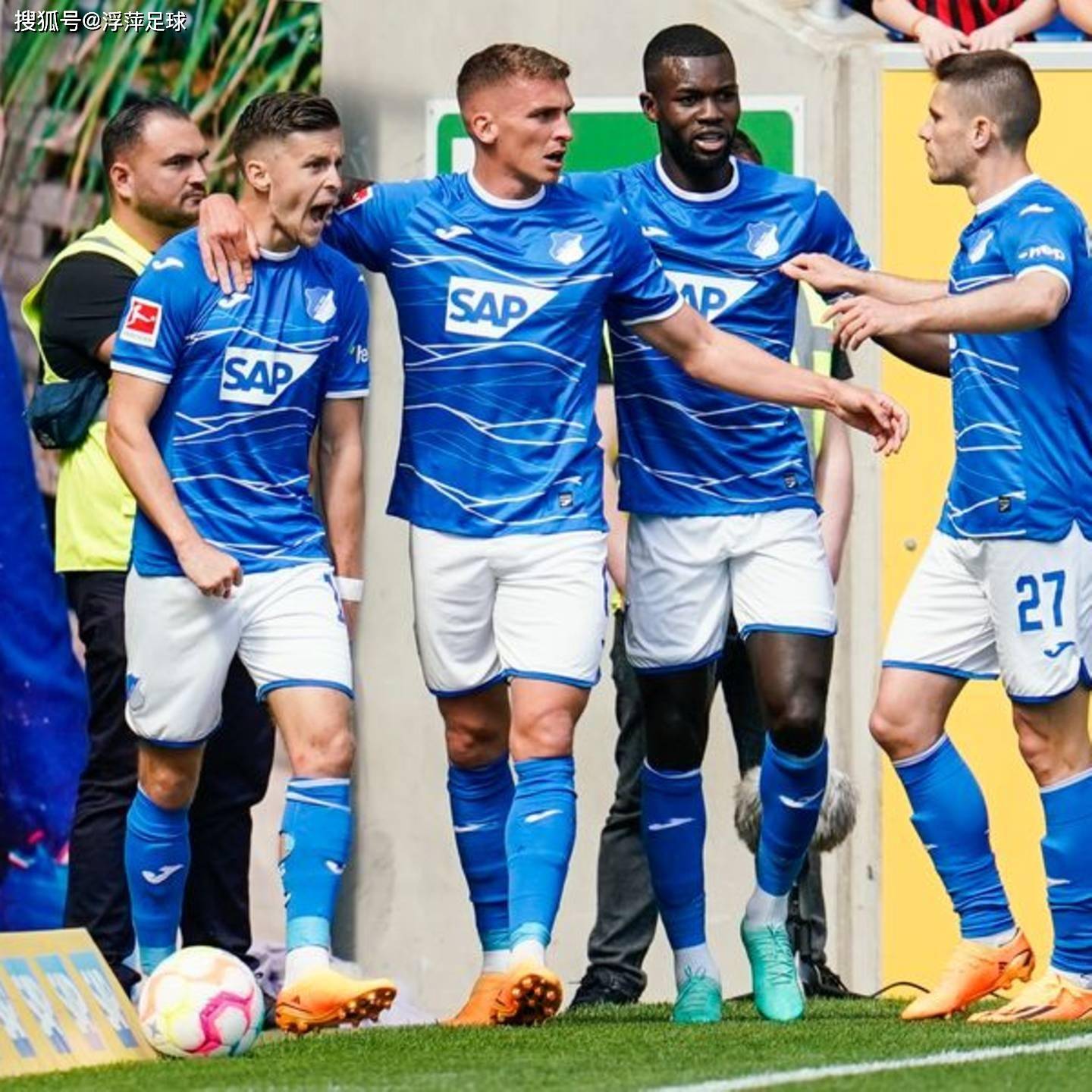 包含沃尔夫斯堡主教练遭遇下课传言，危机重重的词条