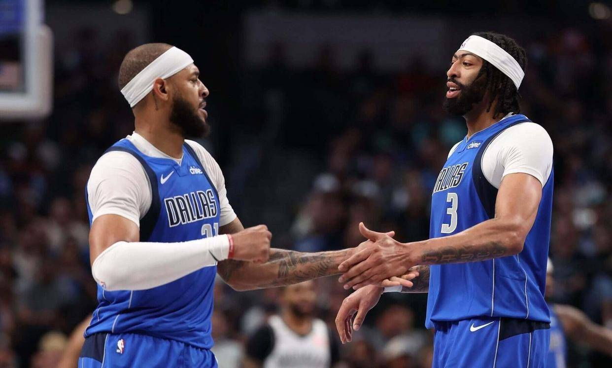 人大胜独行侠，西蒙斯砍下全场高分分