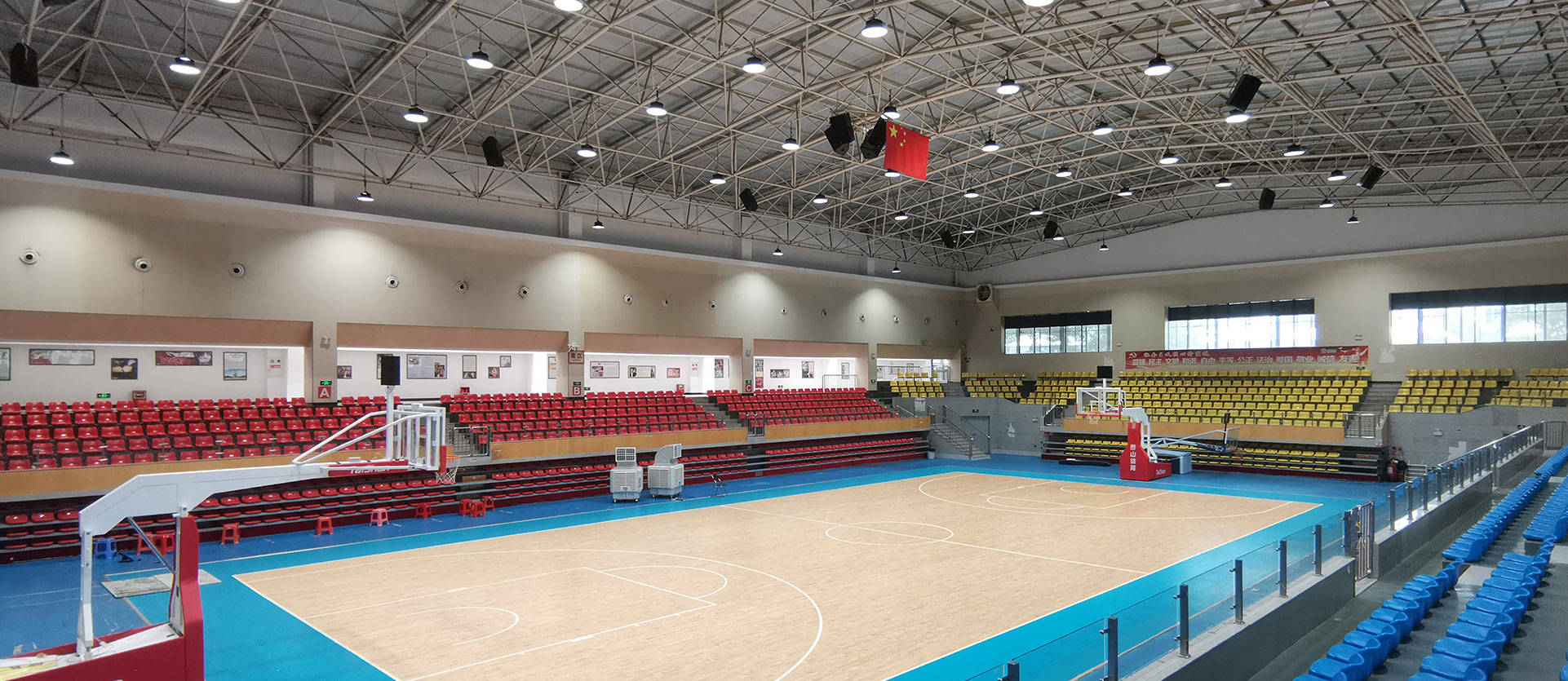 篮球场馆设施完善，提升球员训练质量