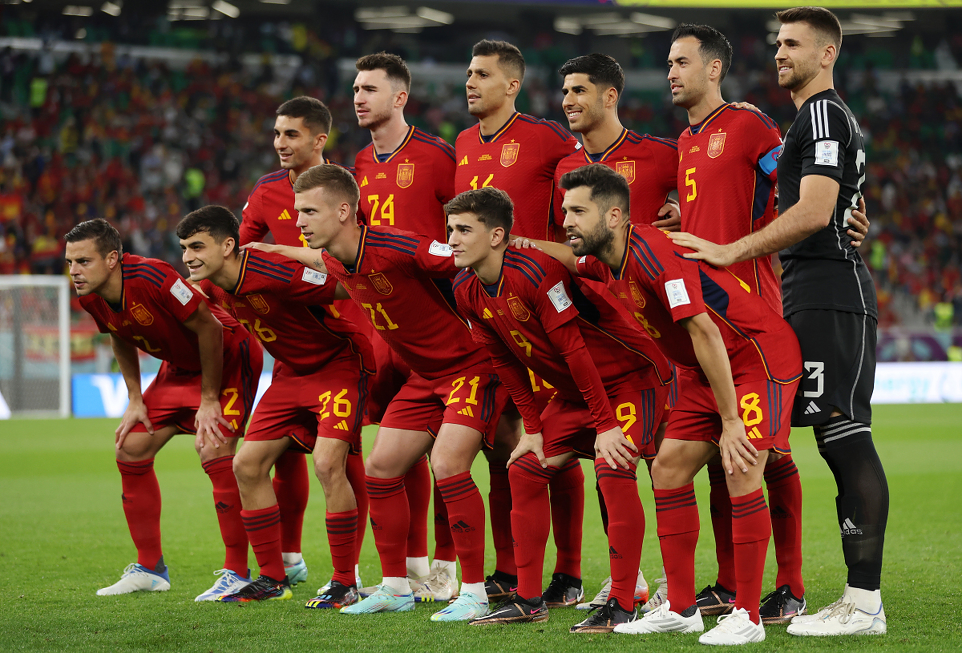 西班牙足球队在国际比赛中力挫对手