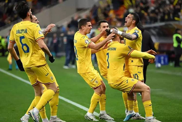 包含西班牙队击败罗马尼亚，欧预赛表现抢眼的词条