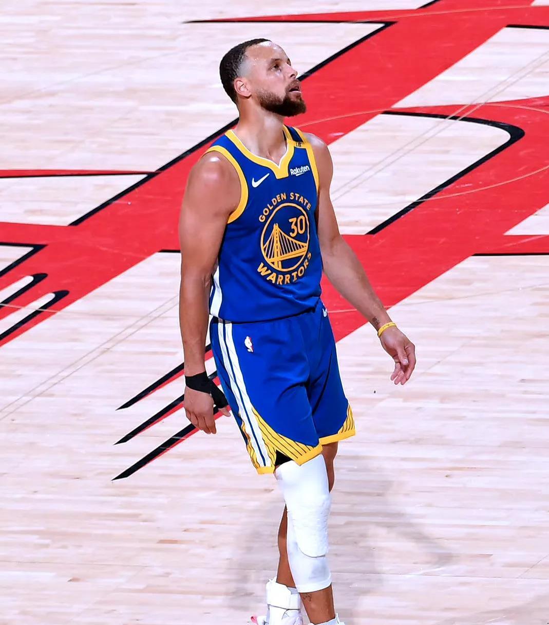 勇士再战掘金：库里力争三分王宝座