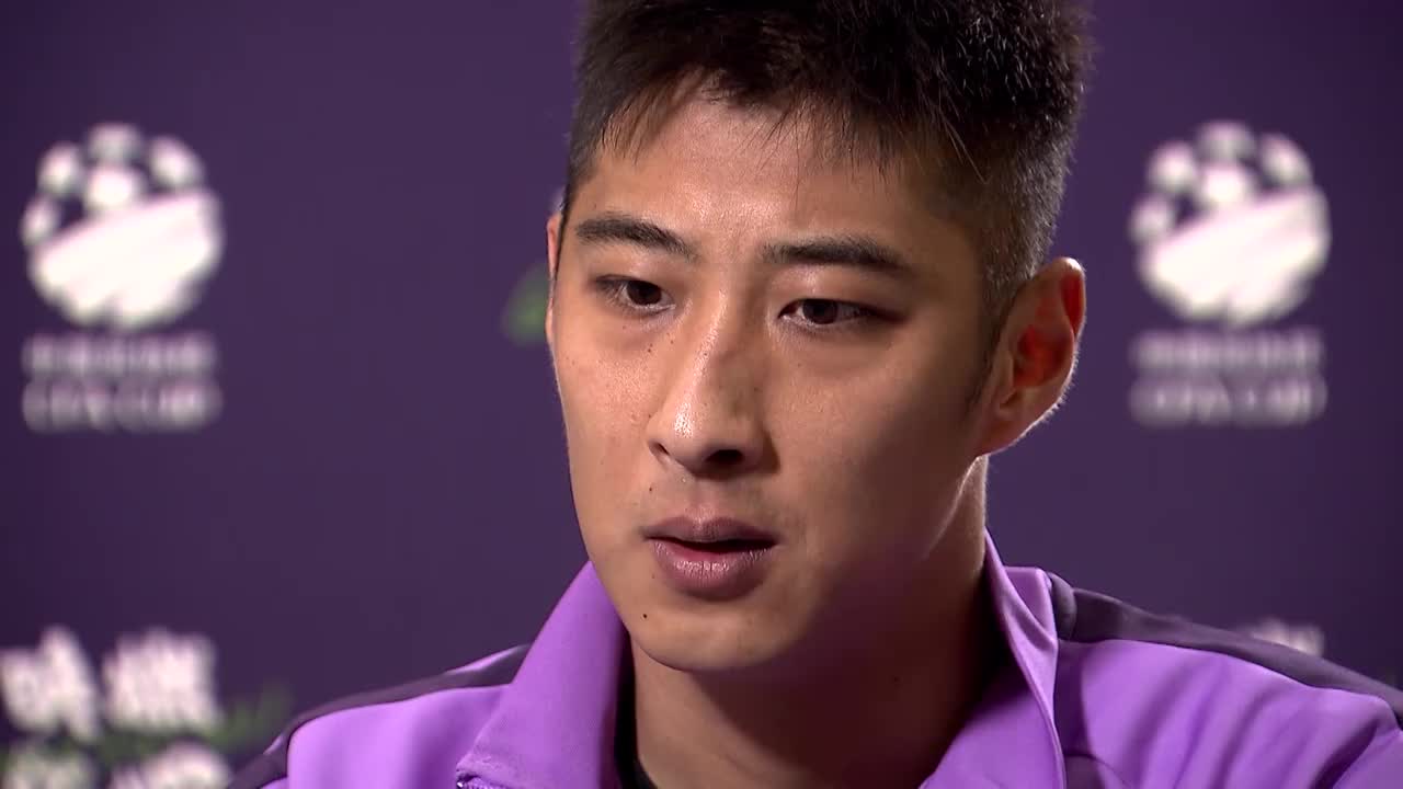 泰达队员接受采访谈比赛感受的简单介绍