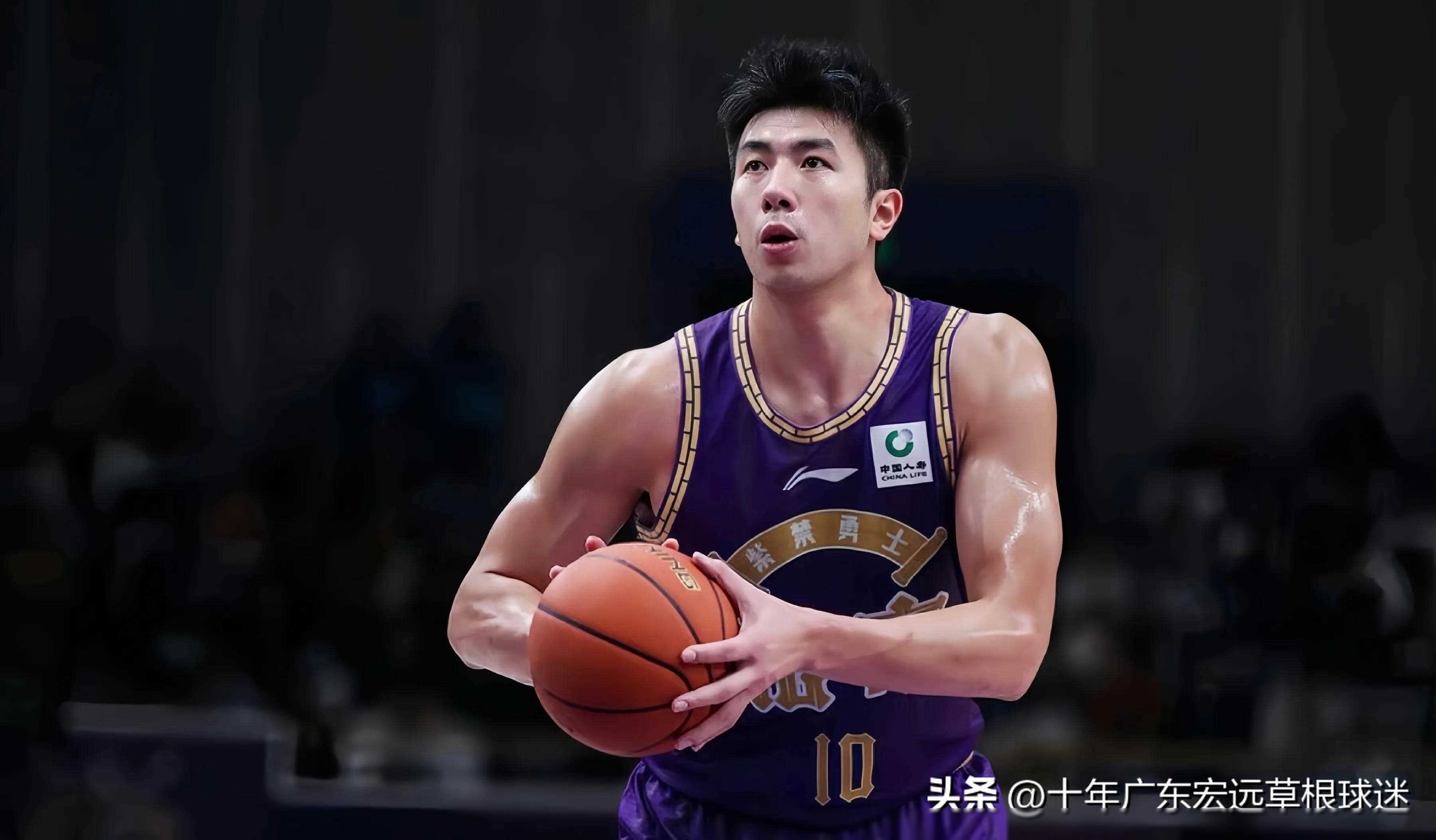 关于深圳男篮一路领先，不给对手任何机会的信息