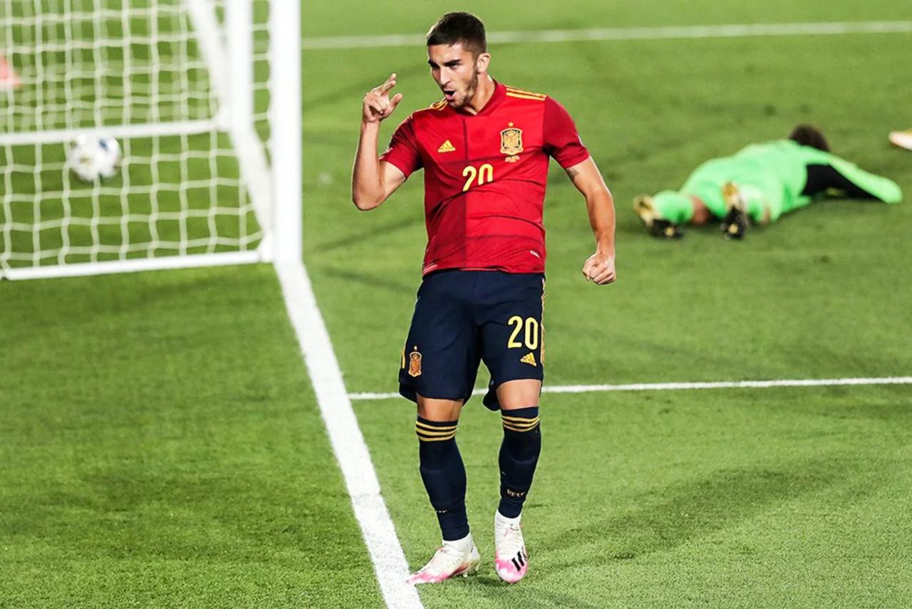 西班牙队在欧洲杯四分之一决赛中逆转淘汰瑞士