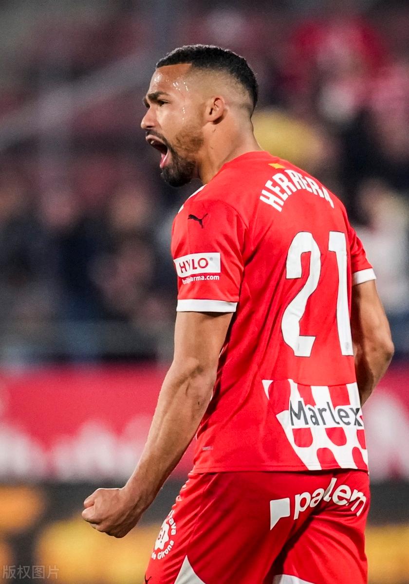 赫塔菲防守稳固：锋线势不可挡