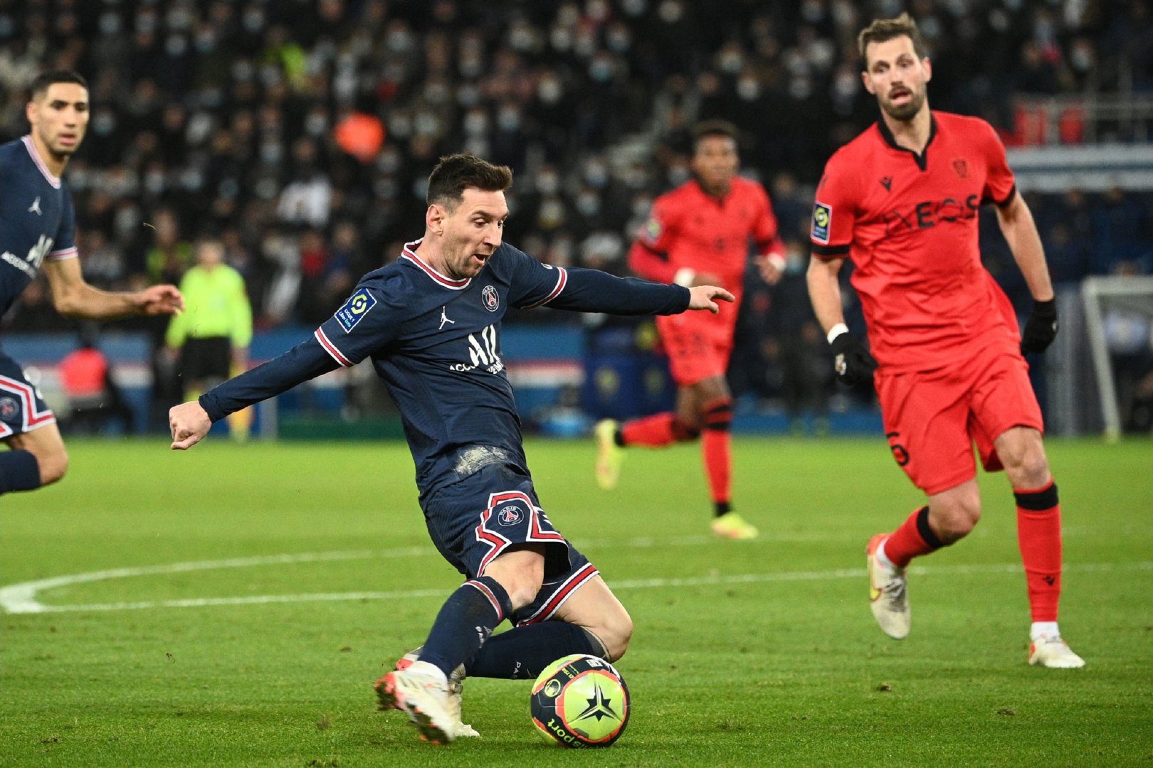 斯特拉斯堡主场战平，暂时难分胜负