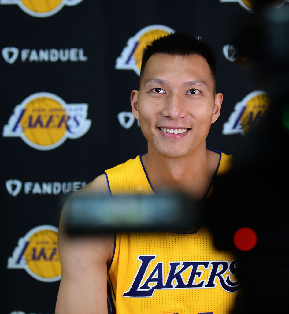 勇士翻盘太阳，易建联扛起全队